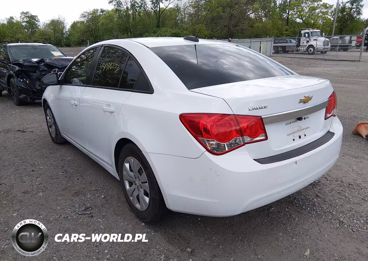 2016 Chevrolet Cruze Limited L Manual VIN:1G1PA5SG9G7160021 - 3