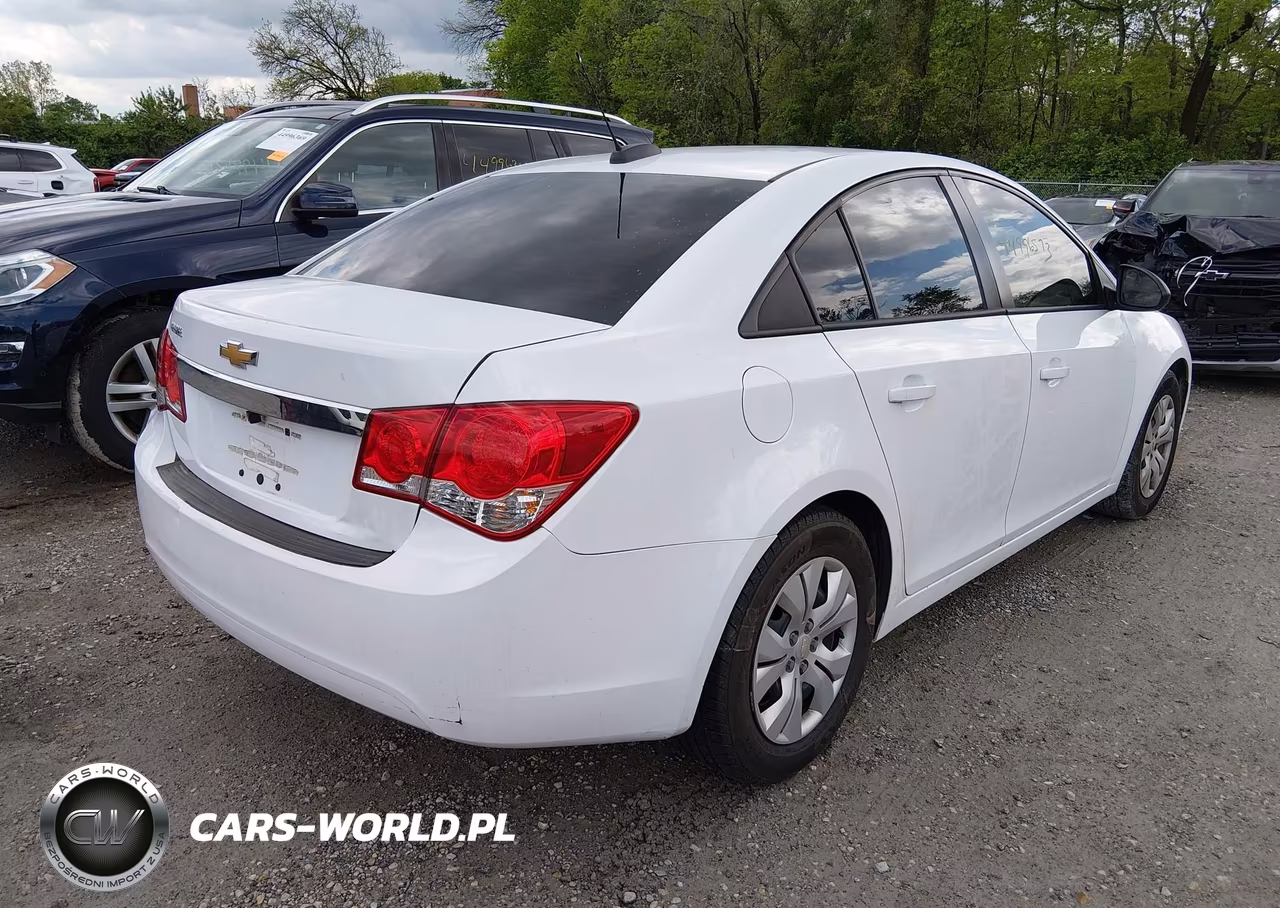 2016 Chevrolet Cruze Limited L Manual VIN:1G1PA5SG9G7160021 - 4