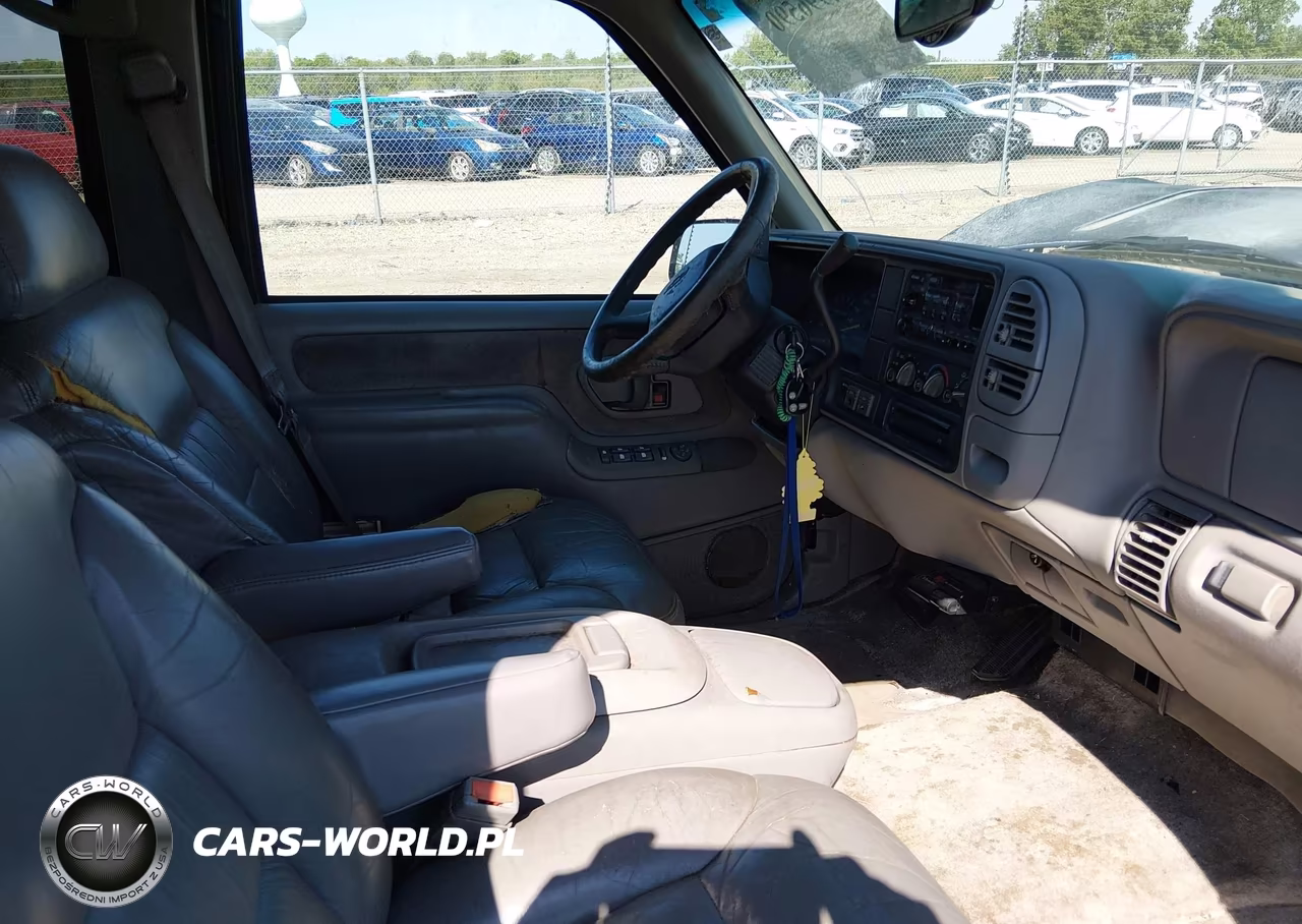 1999 Chevrolet Tahoe Ls VIN:1GNEK13R4XJ443747 - 5