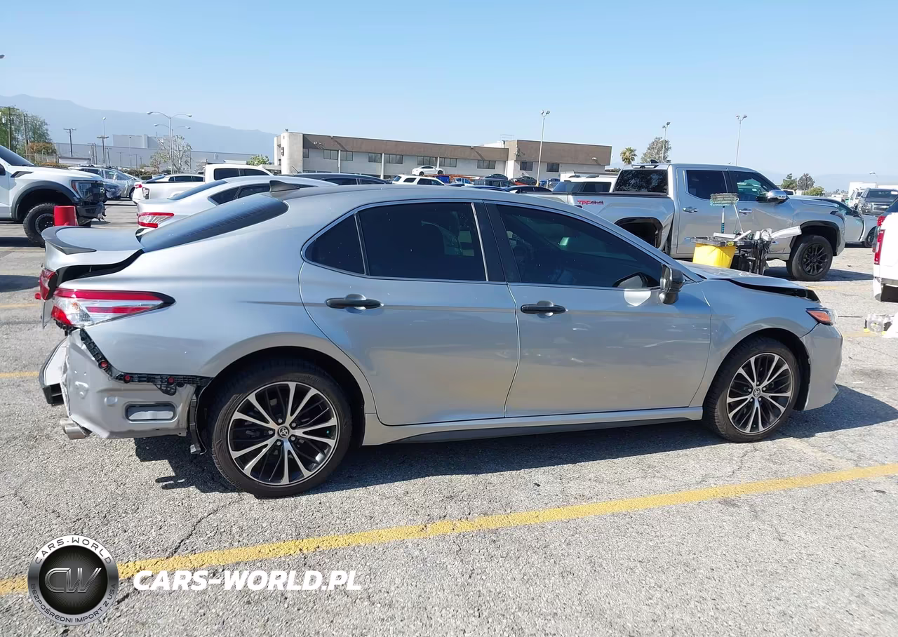 2020 Toyota Camry Se VIN:4T1G11AK6LU951426 - 14