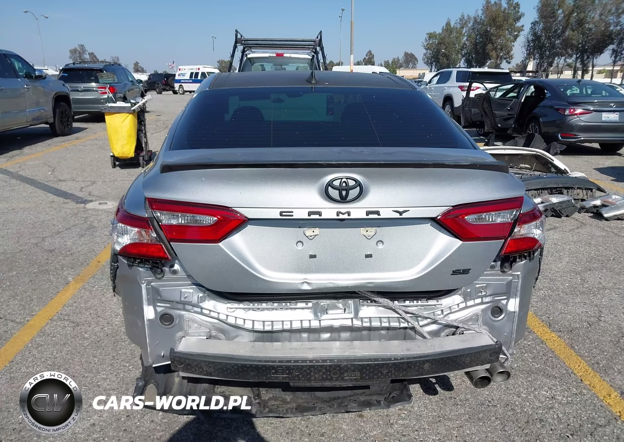 2020 Toyota Camry Se VIN:4T1G11AK6LU951426 - 17