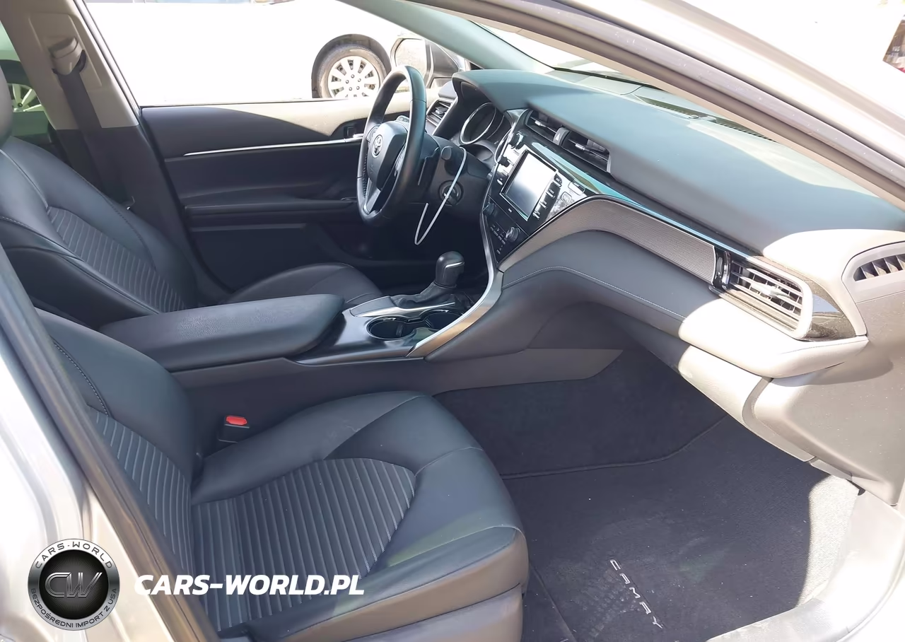 2020 Toyota Camry Se VIN:4T1G11AK6LU951426 - 5