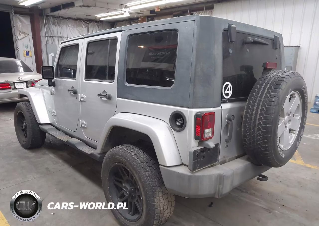 2007 Jeep Wrangler Unlimited Sahara VIN:1J4GB59167L157021 - 3