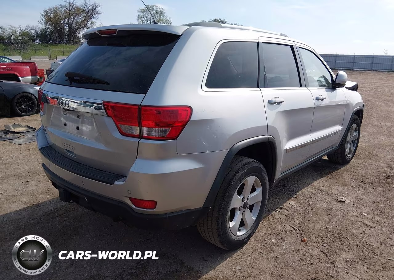 2011 Jeep Grand Cherokee Laredo VIN:1J4RR4GG0BC597959 - 4
