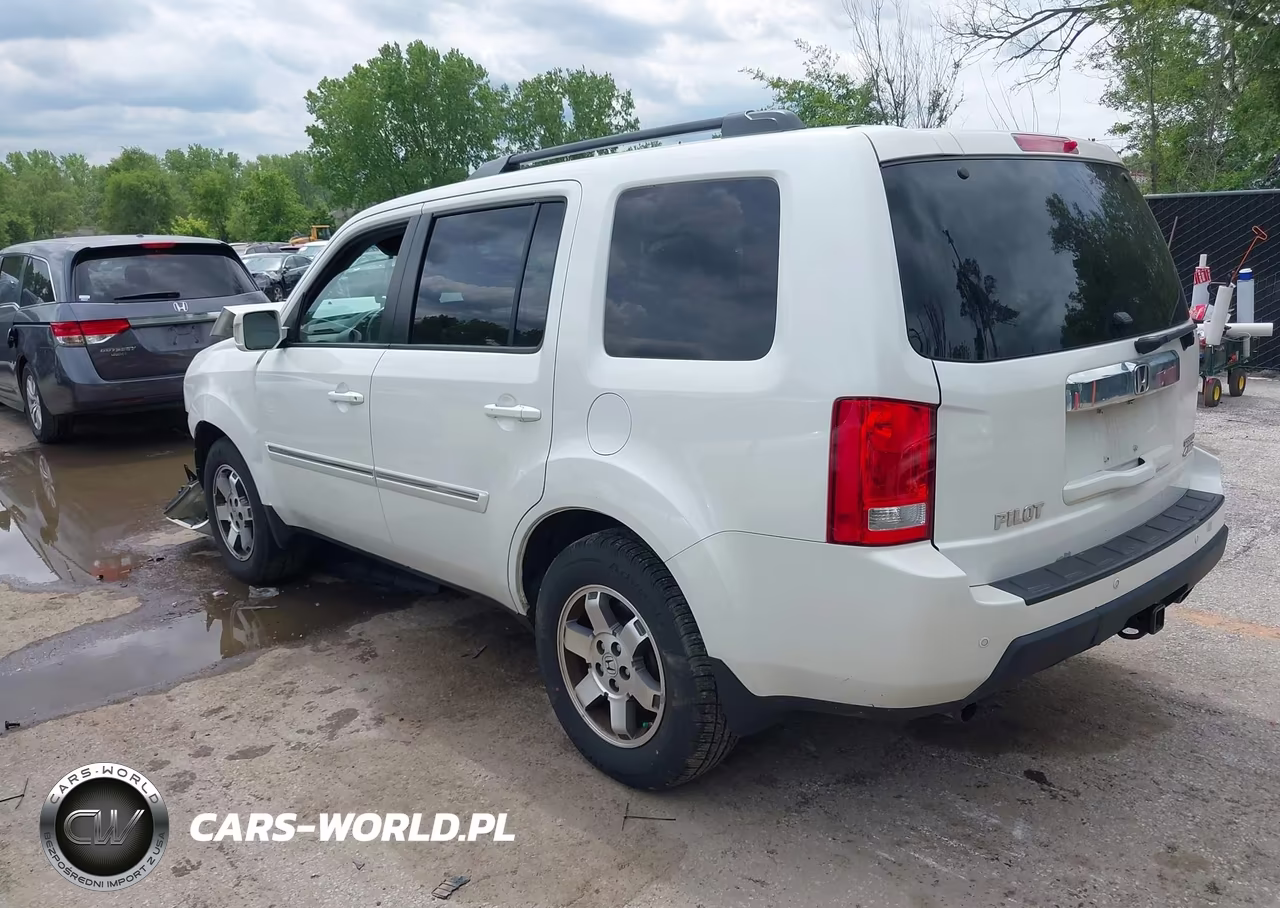 2011 Honda Pilot Touring VIN:5FNYF4H96BB069288 - 3