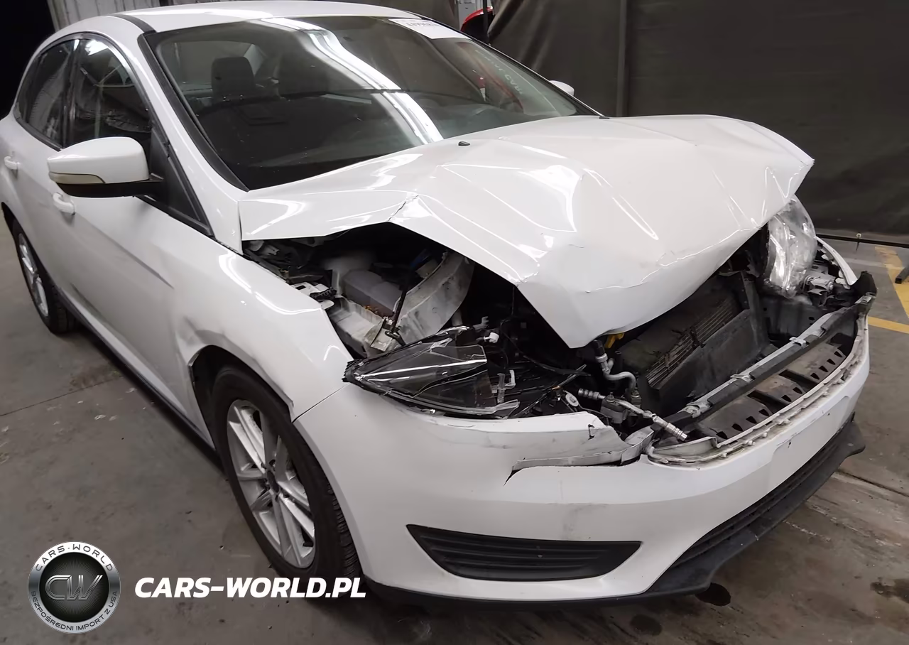 2017 Ford Focus Se VIN:1FADP3F25HL315402 - 6