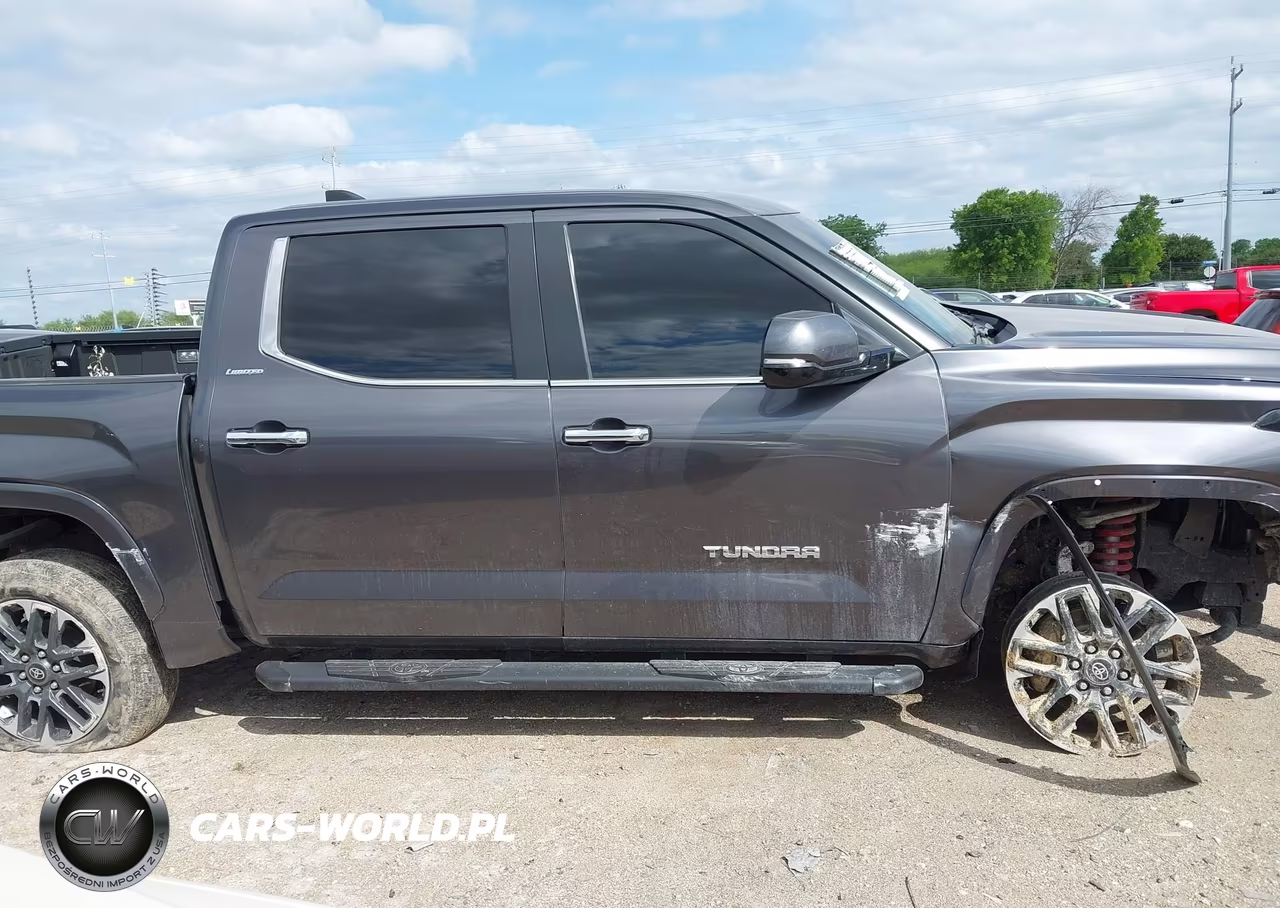 2025 Toyota Tundra Limited VIN:5TFJA5DB8SX253412 - 13