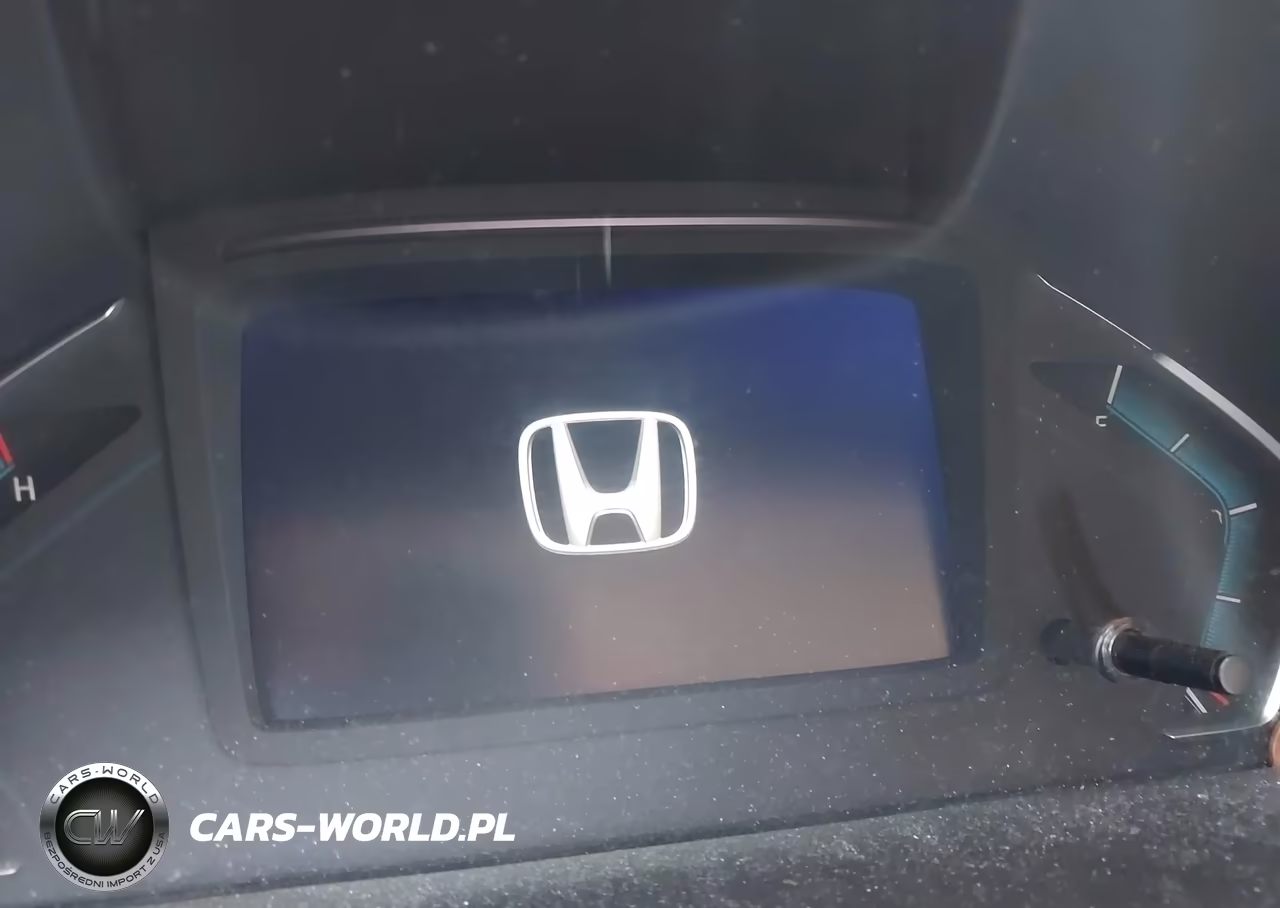 2018 Honda Odyssey Touring VIN:5FNRL6H89JB009147 - 7