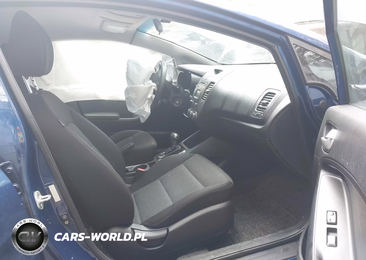 2018 Kia Forte Lx VIN:3KPFK4A78JE220213 - 5
