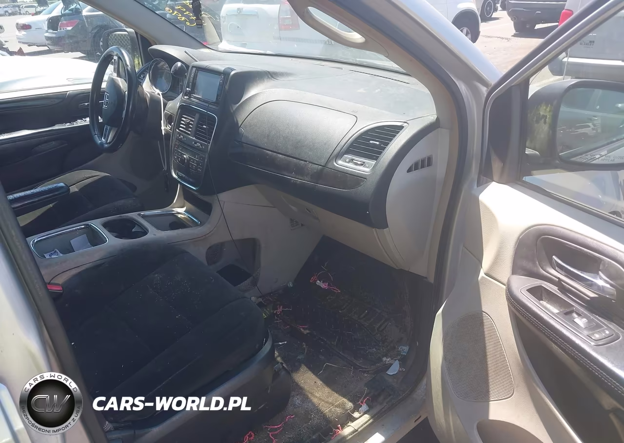 2012 Dodge Grand Caravan Crew VIN:2C4RDGDG4CR328219 - 5