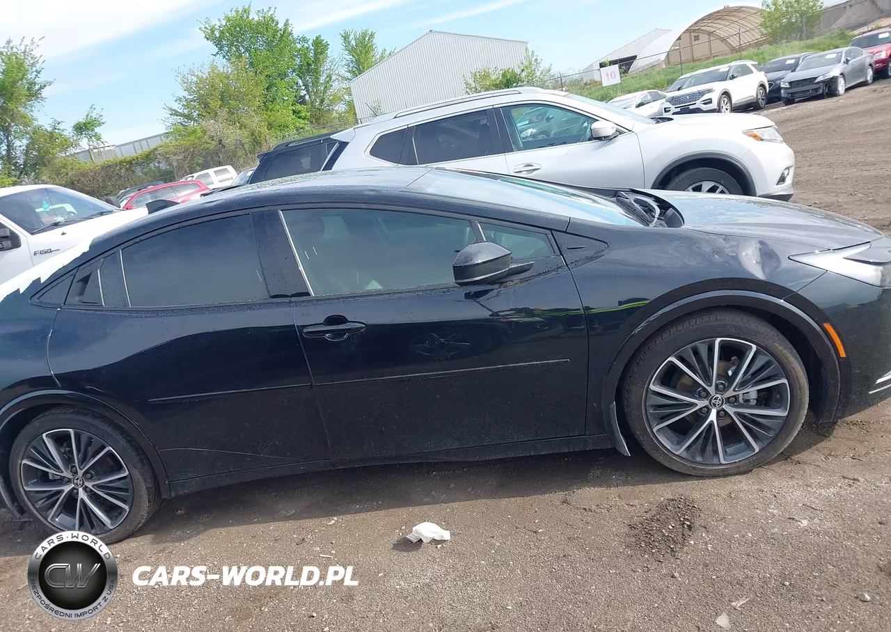 2024 Toyota Prius Xle VIN:JTDACAAU7R3041935 - 13