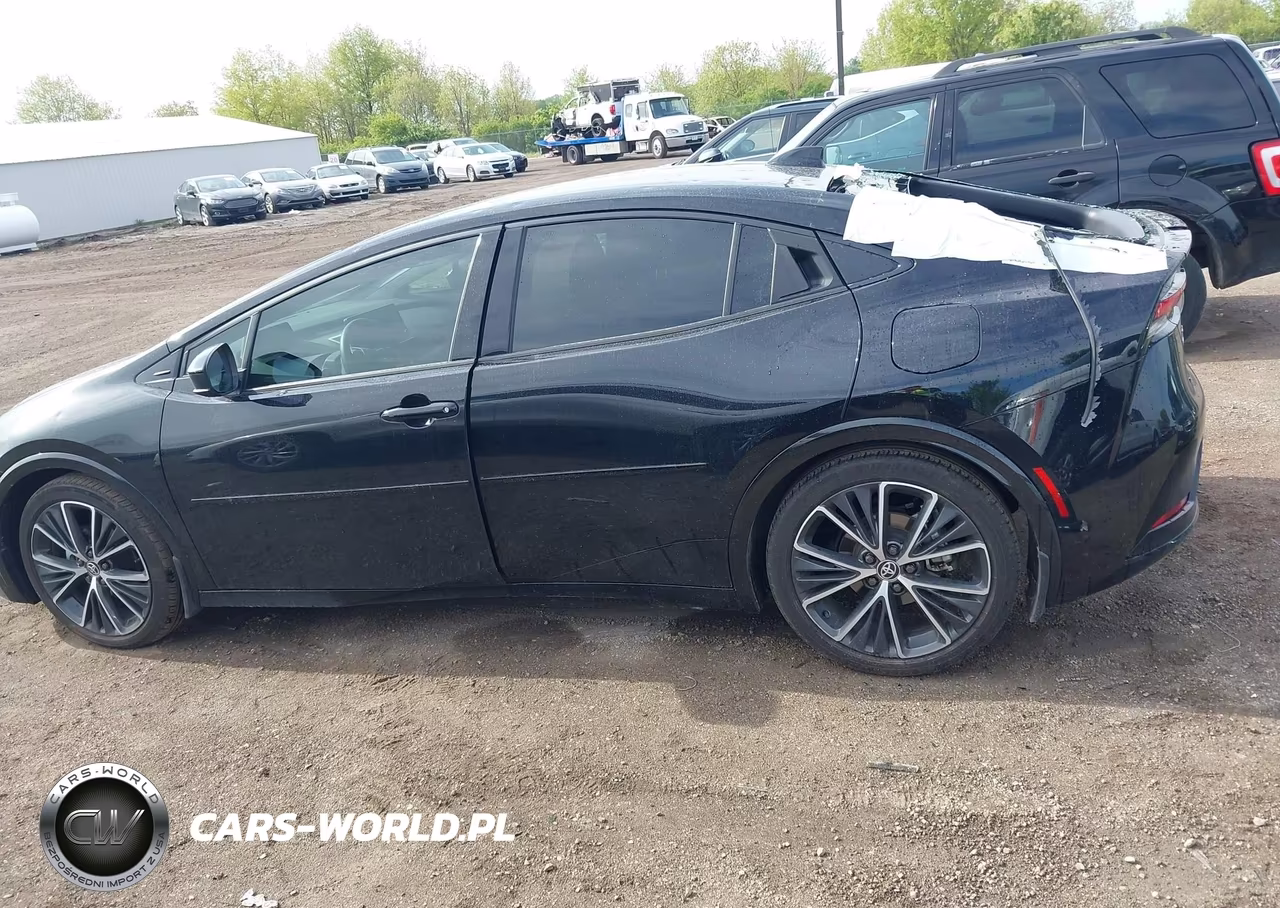 2024 Toyota Prius Xle VIN:JTDACAAU7R3041935 - 14