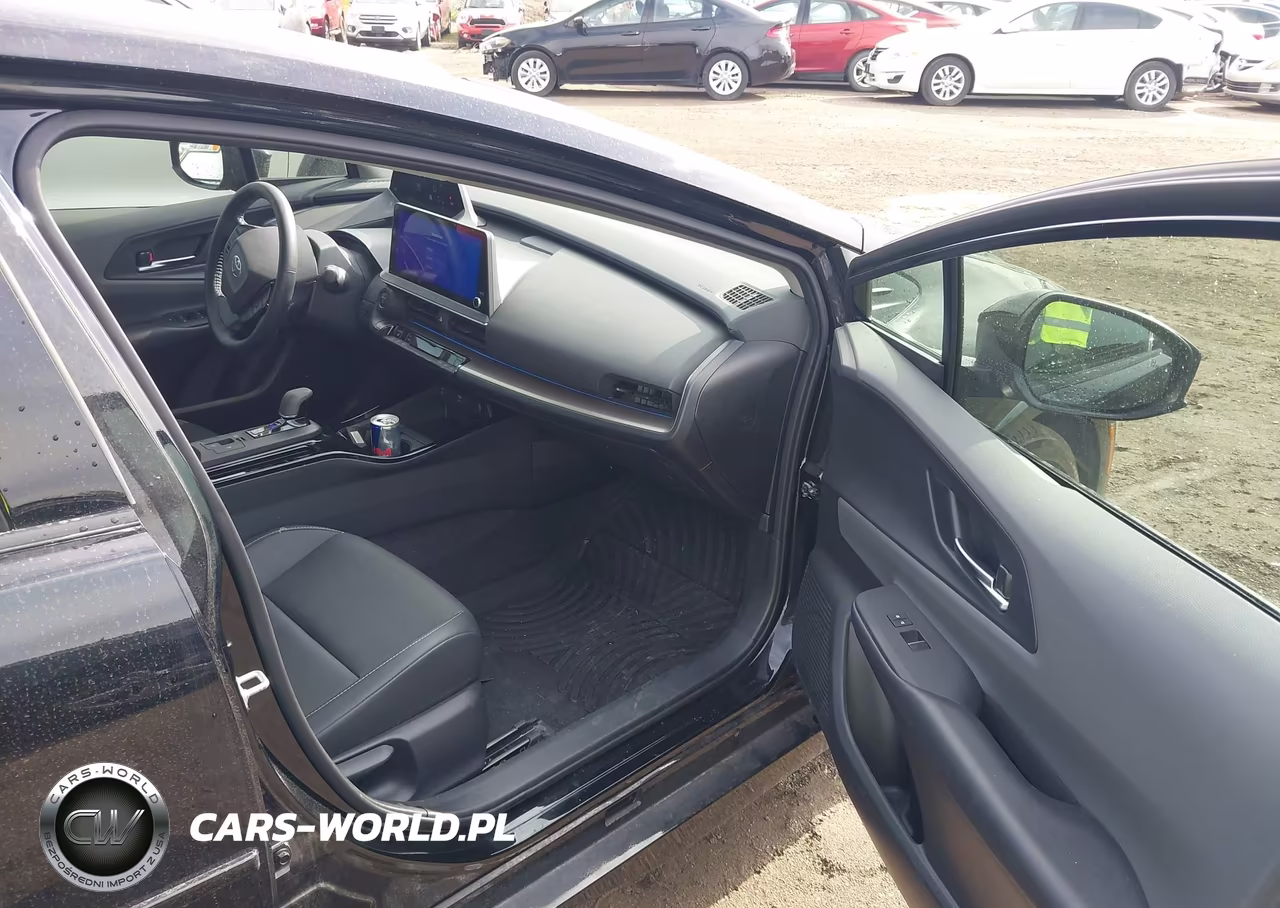 2024 Toyota Prius Xle VIN:JTDACAAU7R3041935 - 5