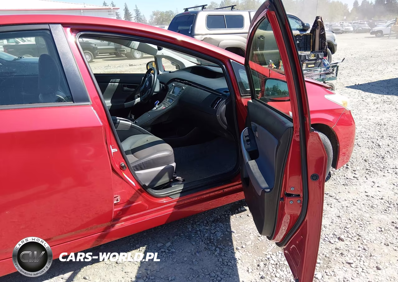 2013 Toyota Prius Four VIN:JTDKN3DU8D5695460 - 5