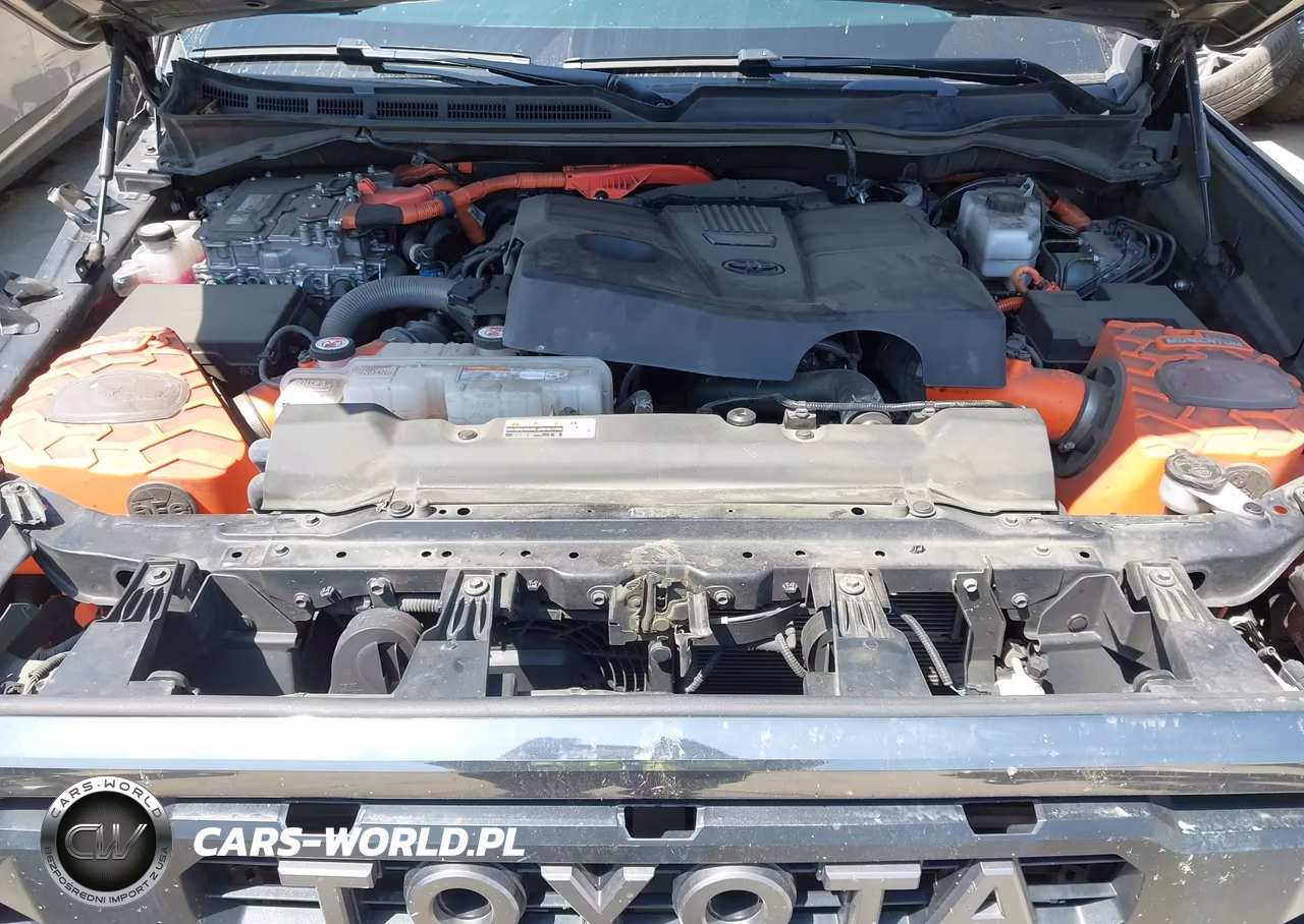 2023 Toyota Tundra Hybrid Platinum VIN:5TFNC5DB9PX039211 - 10