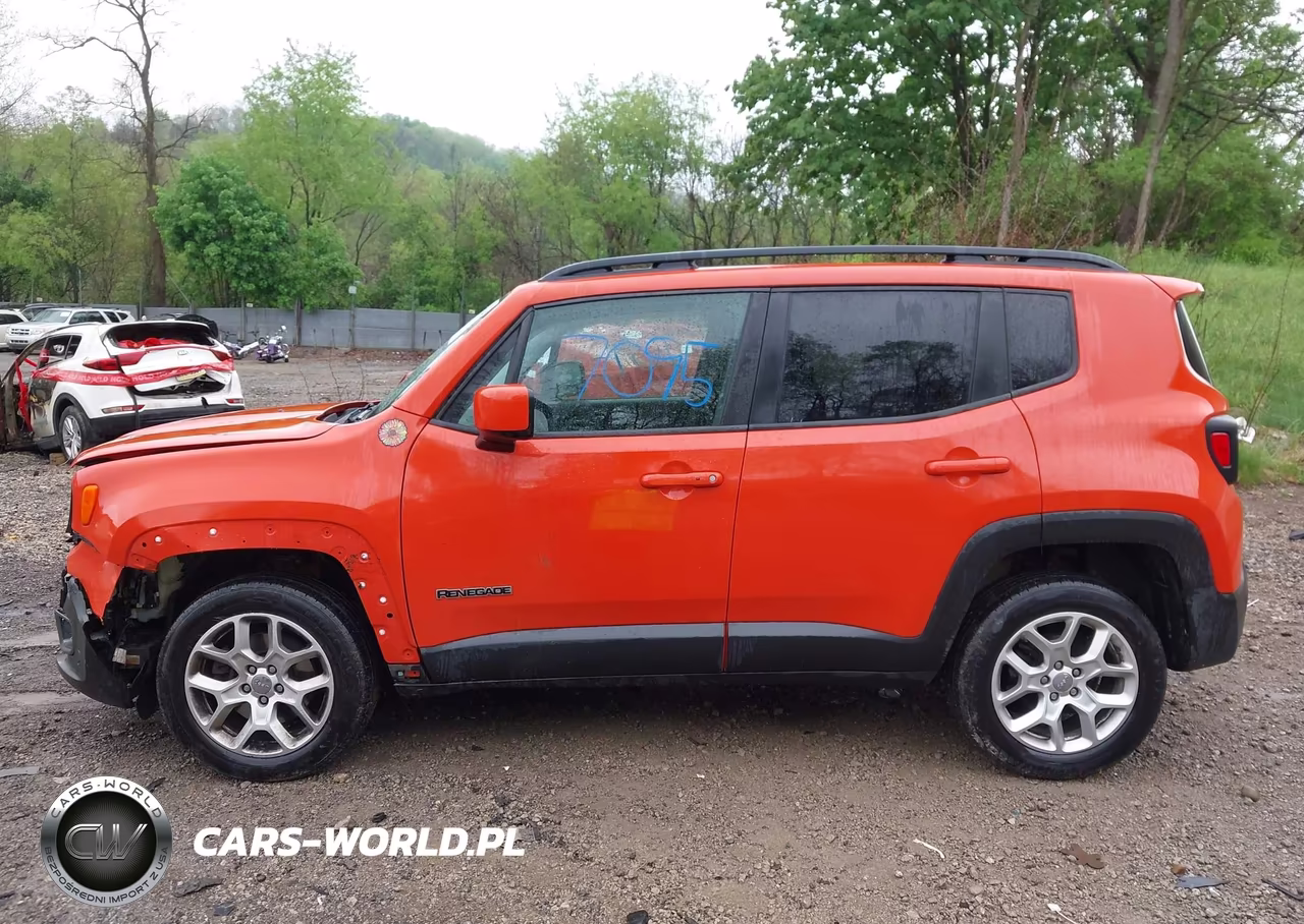 2017 Jeep Renegade Latitude 4X4 VIN:ZACCJBBB9HPG03622 - 14