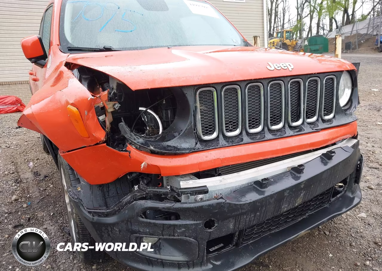 2017 Jeep Renegade Latitude 4X4 VIN:ZACCJBBB9HPG03622 - 6