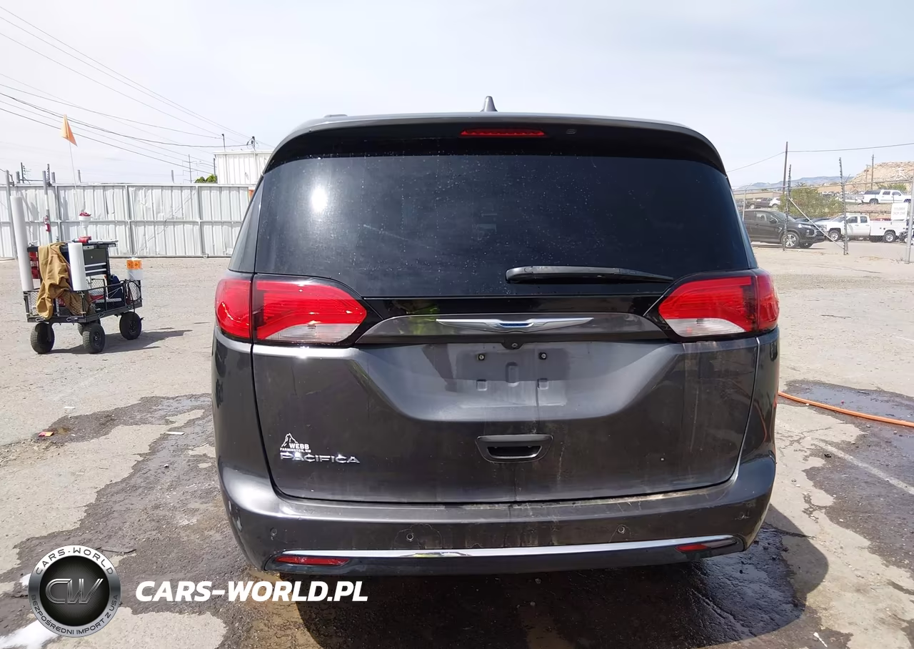 2017 Chrysler Pacifica Touring-L VIN:2C4RC1BG0HR835466 - 16