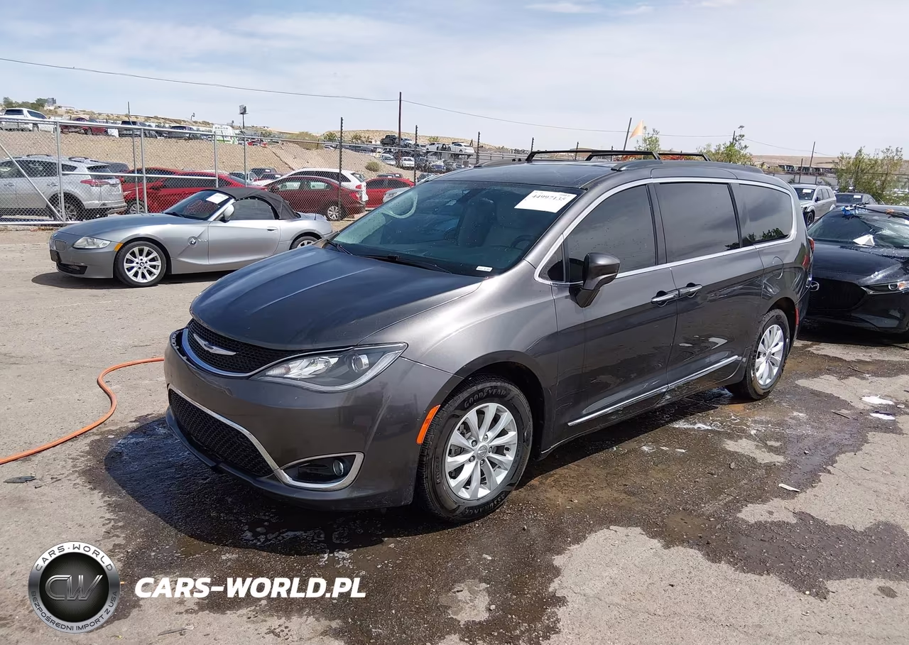 2017 Chrysler Pacifica Touring-L VIN:2C4RC1BG0HR835466 - 2