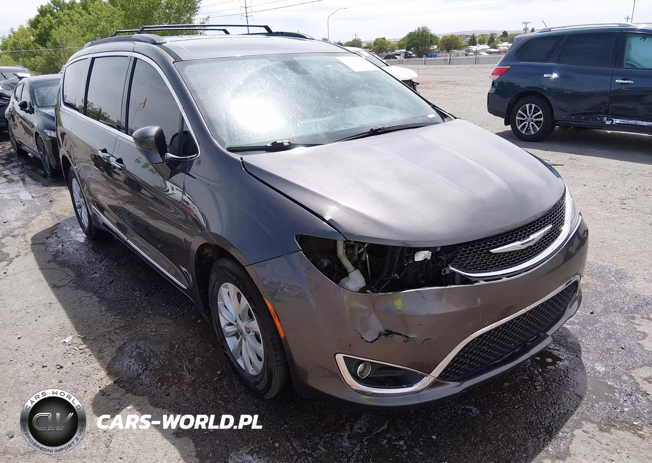 2017 Chrysler Pacifica Touring-L VIN:2C4RC1BG0HR835466 - 6