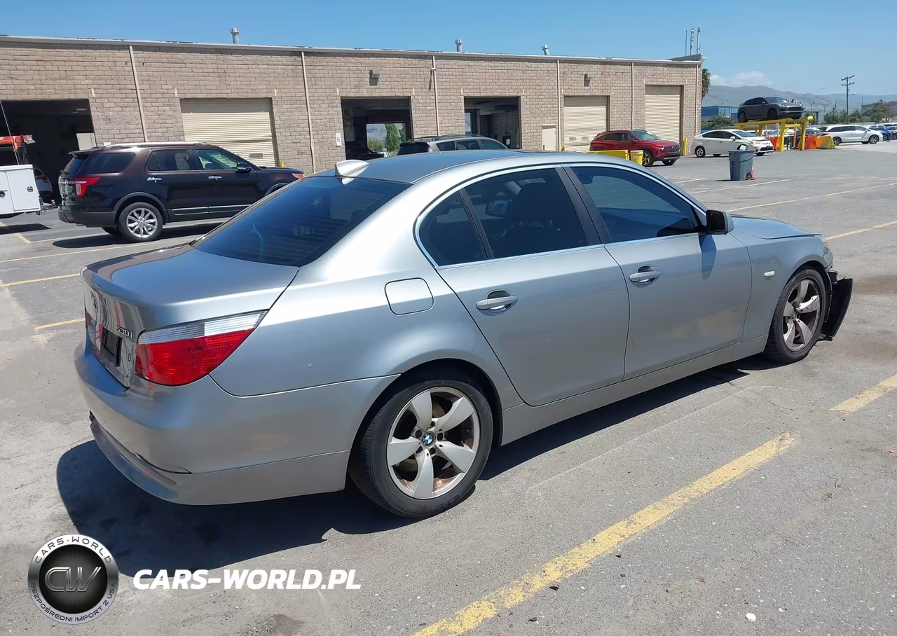 2007 BMW 530I VIN:WBANE73547CM46584 - 4