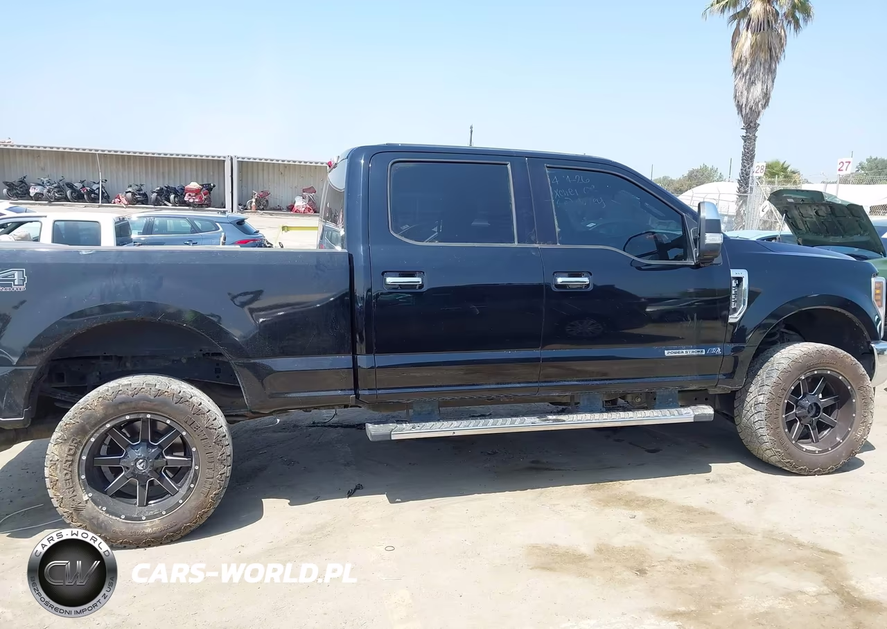 2018 Ford F-250 Xlt VIN:1FT7W2BT0JEB15850 - 14