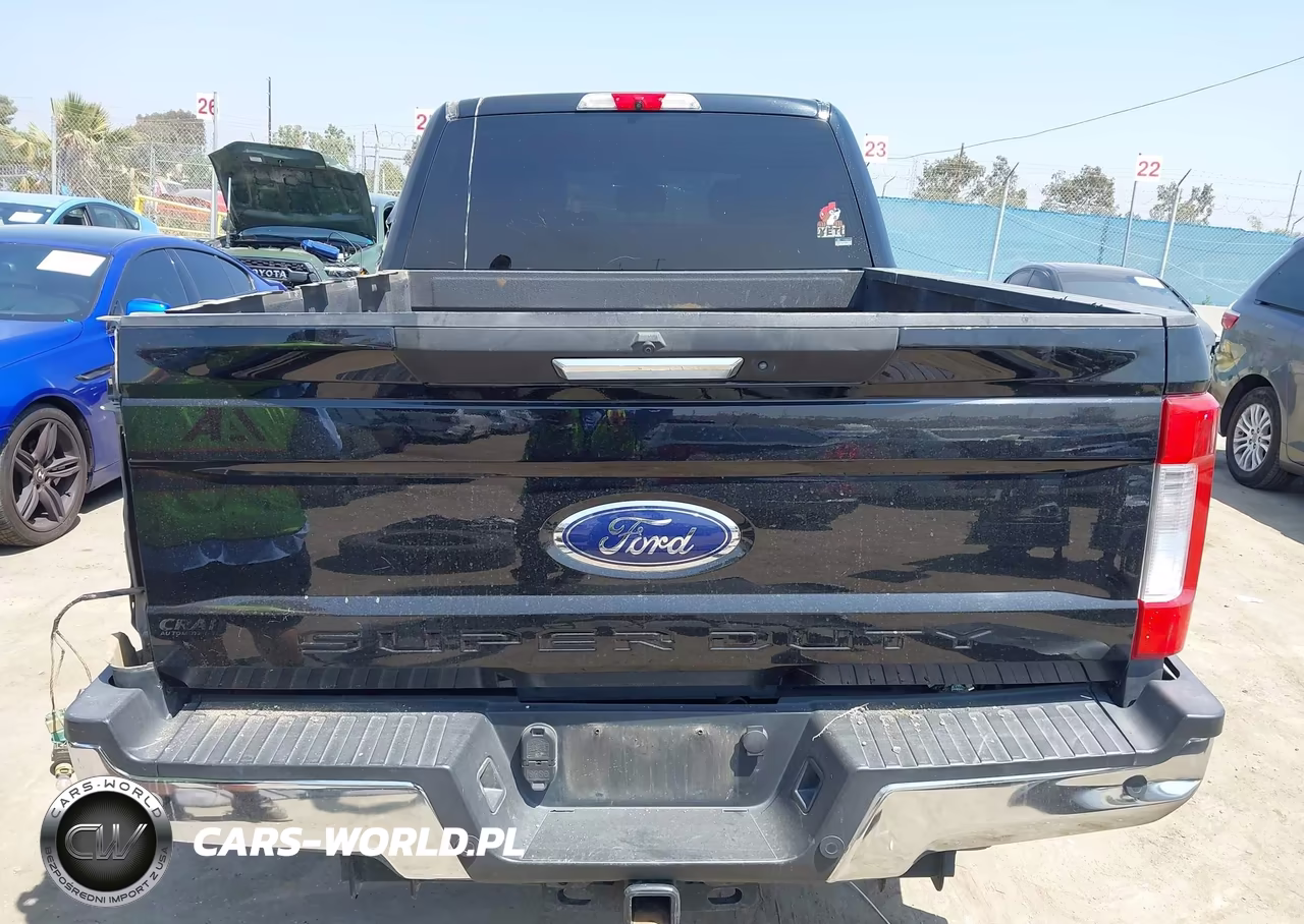 2018 Ford F-250 Xlt VIN:1FT7W2BT0JEB15850 - 17