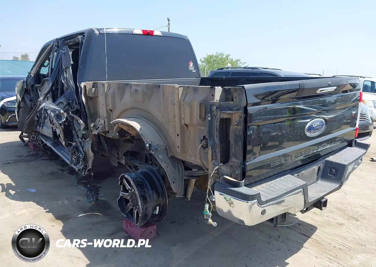 2018 Ford F-250 Xlt VIN:1FT7W2BT0JEB15850 - 3