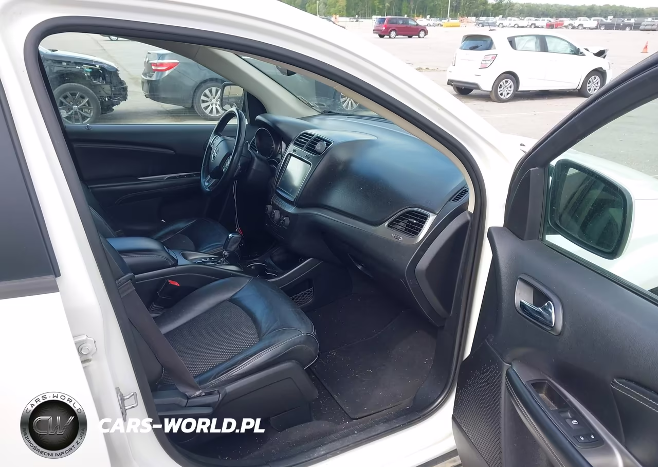 2019 Dodge Journey Crossroad VIN:3C4PDCGG2KT707548 - 5