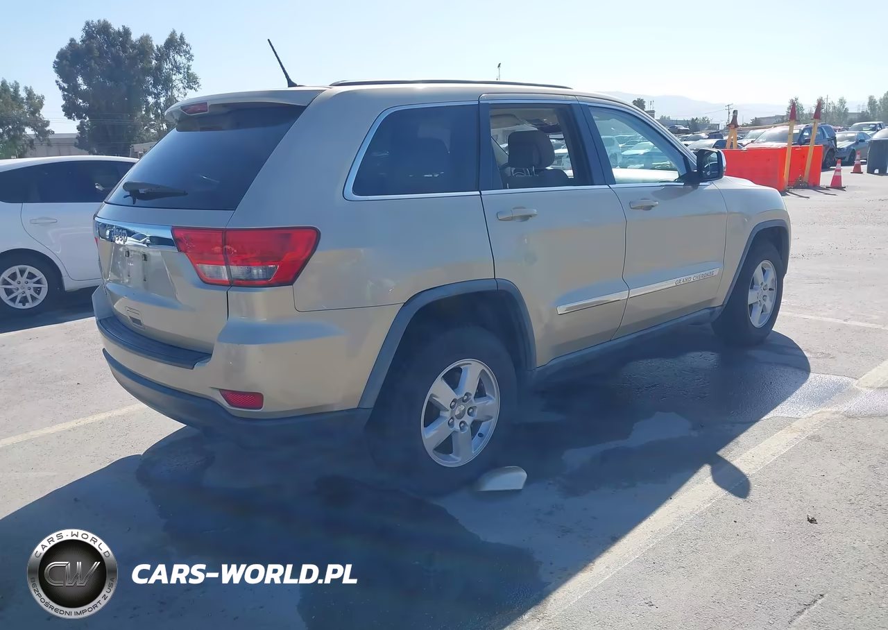 2012 Jeep Grand Cherokee Laredo VIN:1C4RJFAG9CC175952 - 4