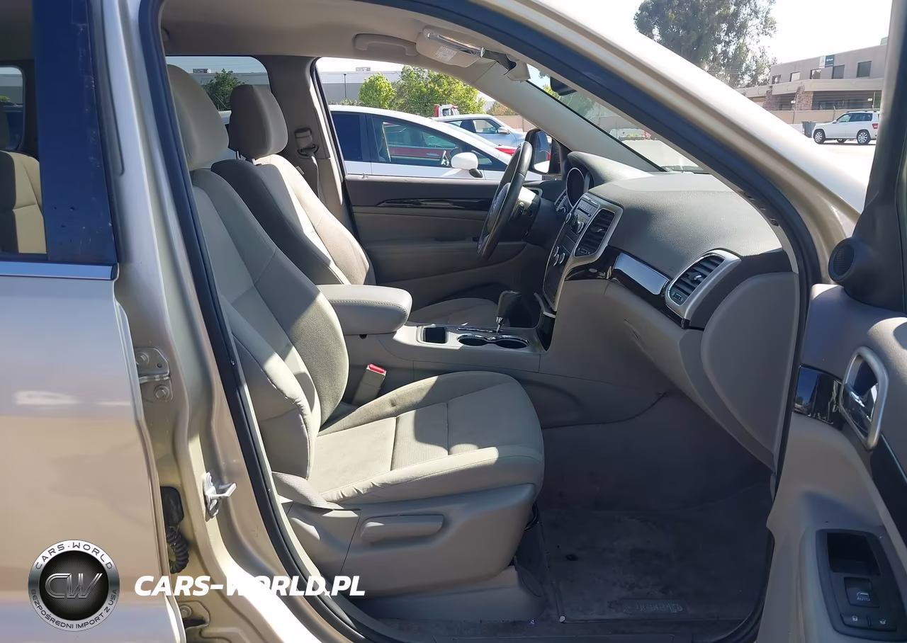 2012 Jeep Grand Cherokee Laredo VIN:1C4RJFAG9CC175952 - 5