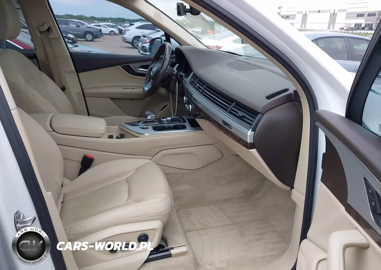 2018 Audi Q7 2.0T Premium VIN:WA1LHAF78JD050780 - 5