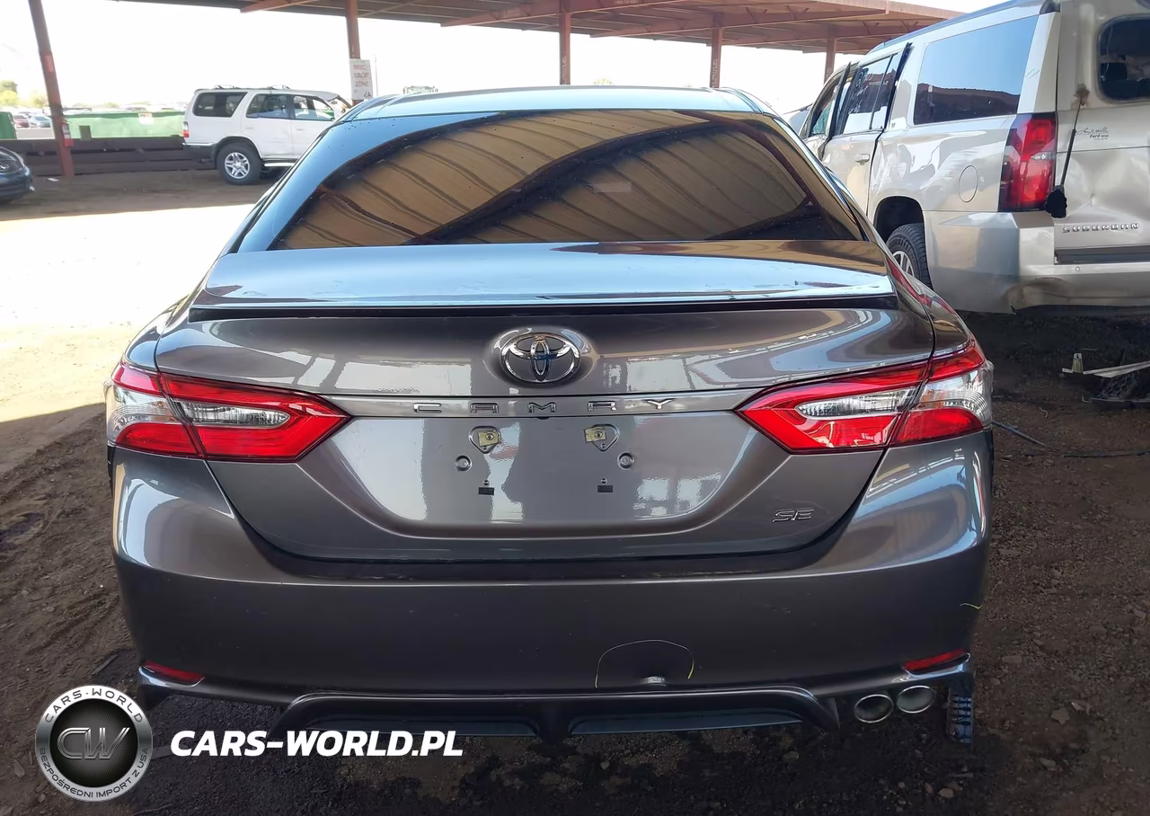 2018 Toyota Camry Se VIN:4T1B11HK9JU049642 - 17