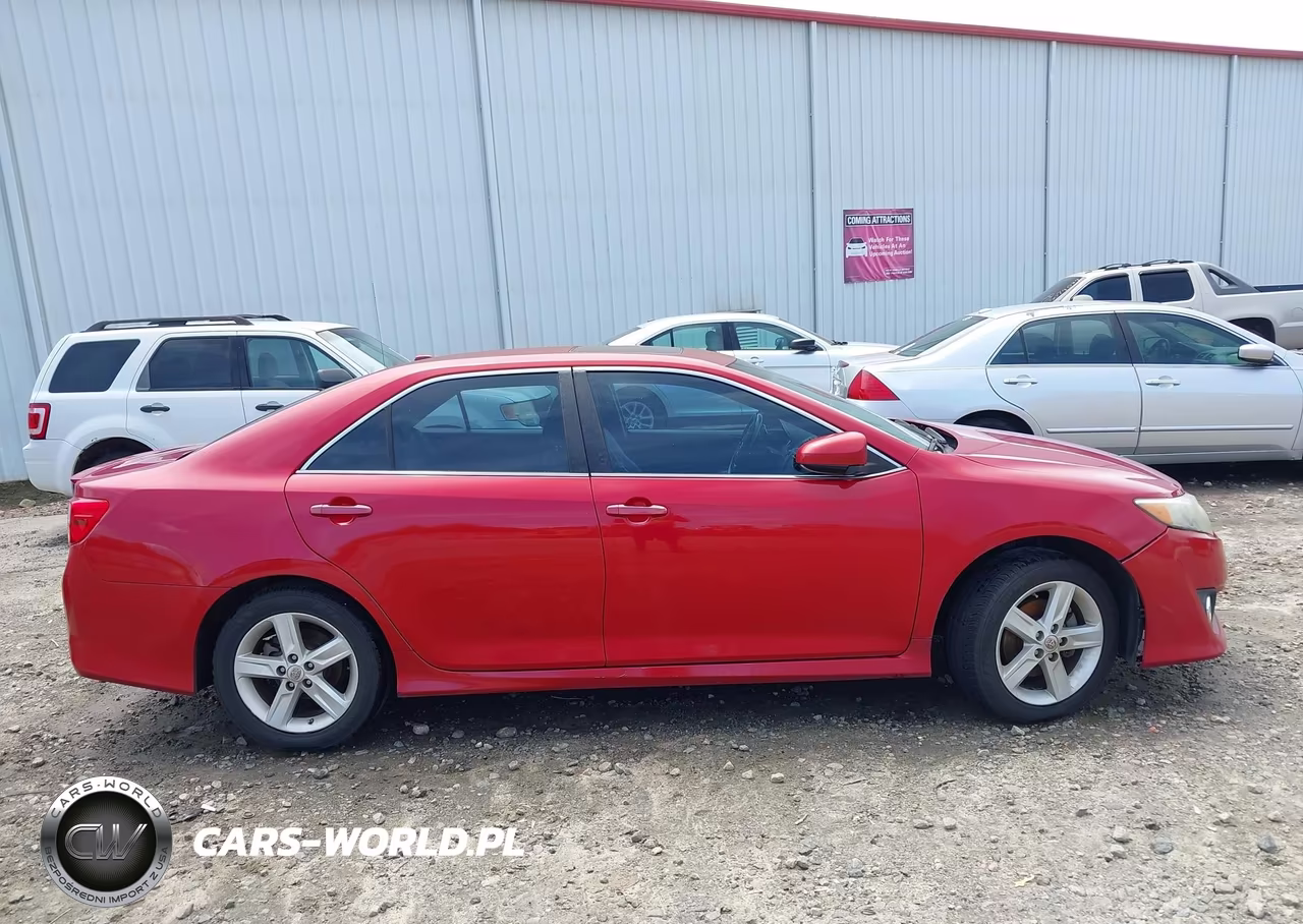 2014 Toyota Camry Se VIN:4T1BF1FK3EU823698 - 13