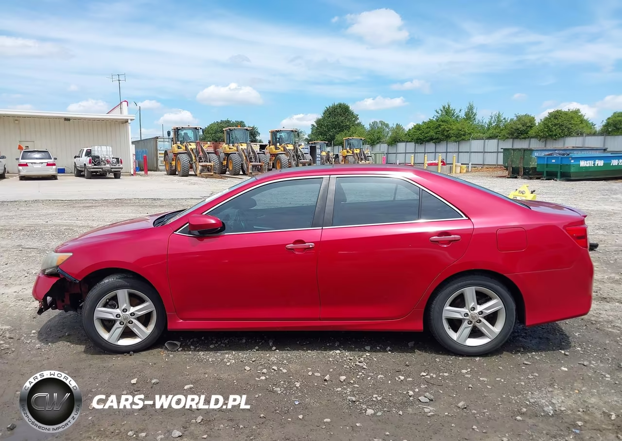 2014 Toyota Camry Se VIN:4T1BF1FK3EU823698 - 14