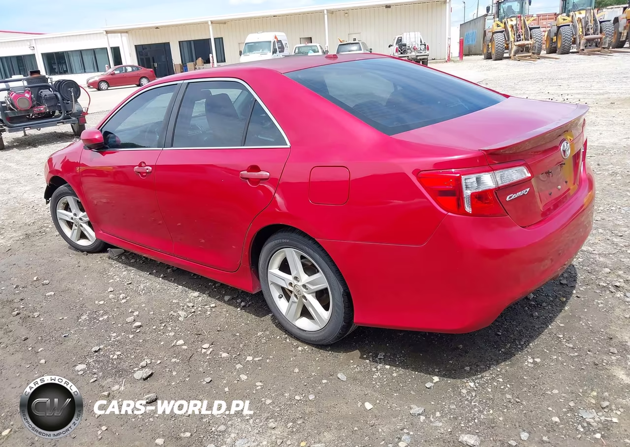 2014 Toyota Camry Se VIN:4T1BF1FK3EU823698 - 3