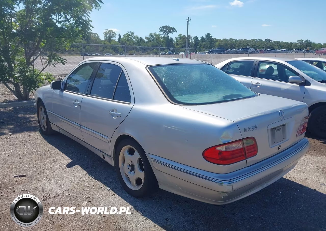 2000 Mercedes-Benz E 320 VIN:WDBJF65J3YB107016 - 3