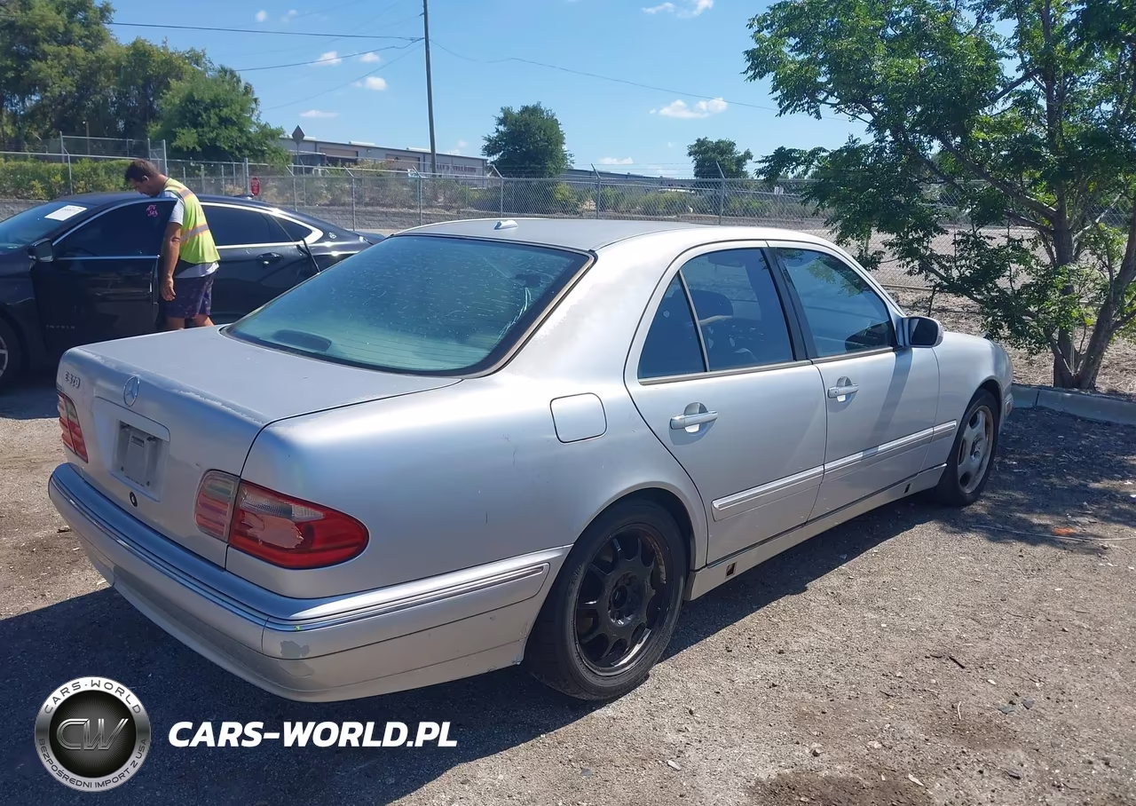 2000 Mercedes-Benz E 320 VIN:WDBJF65J3YB107016 - 4