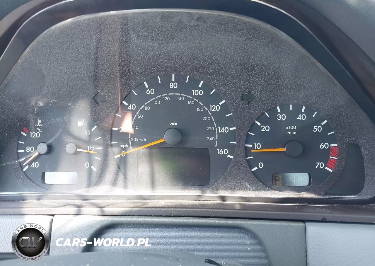 2000 Mercedes-Benz E 320 VIN:WDBJF65J3YB107016 - 7