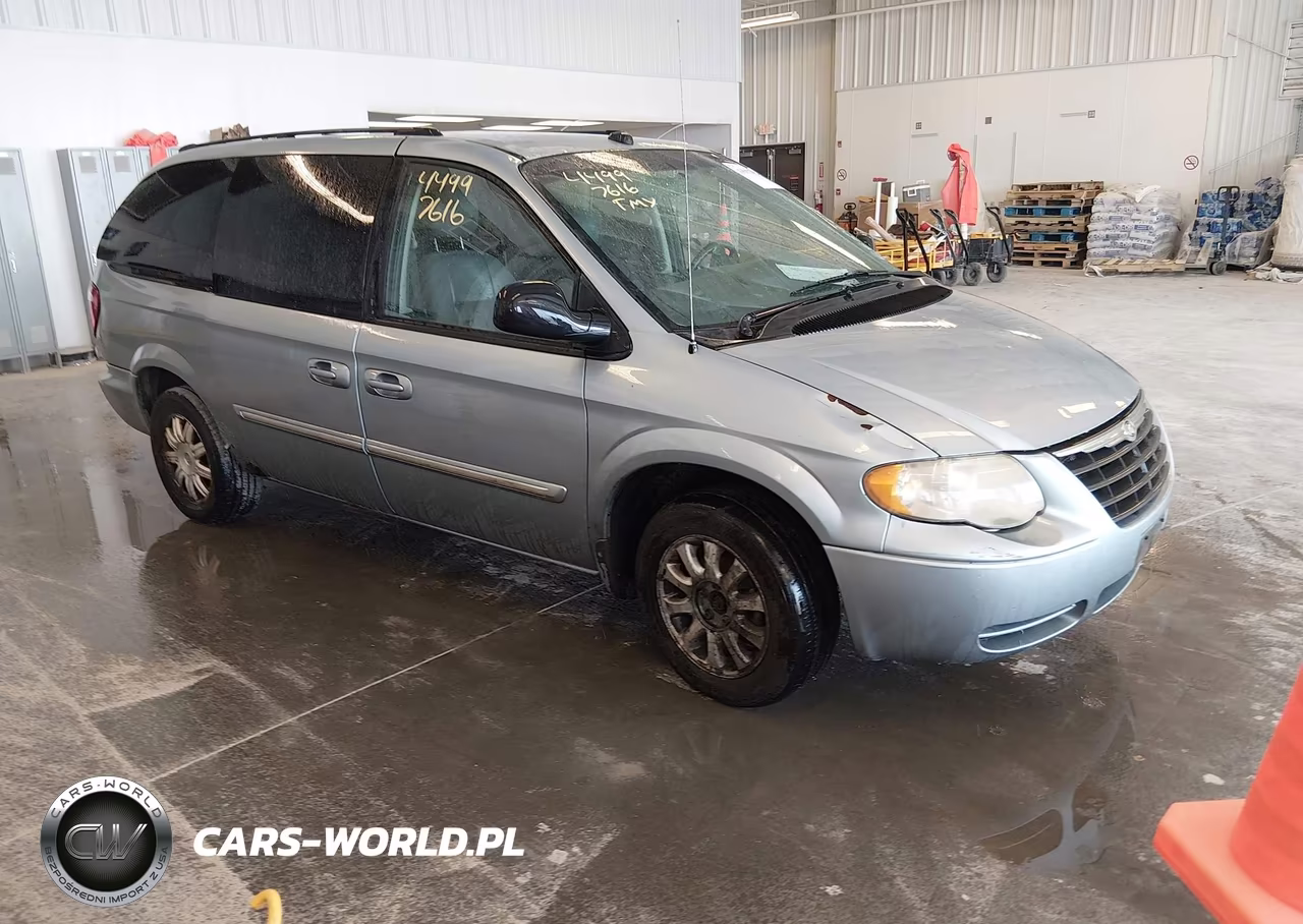 2005 Chrysler Town & Country Touring