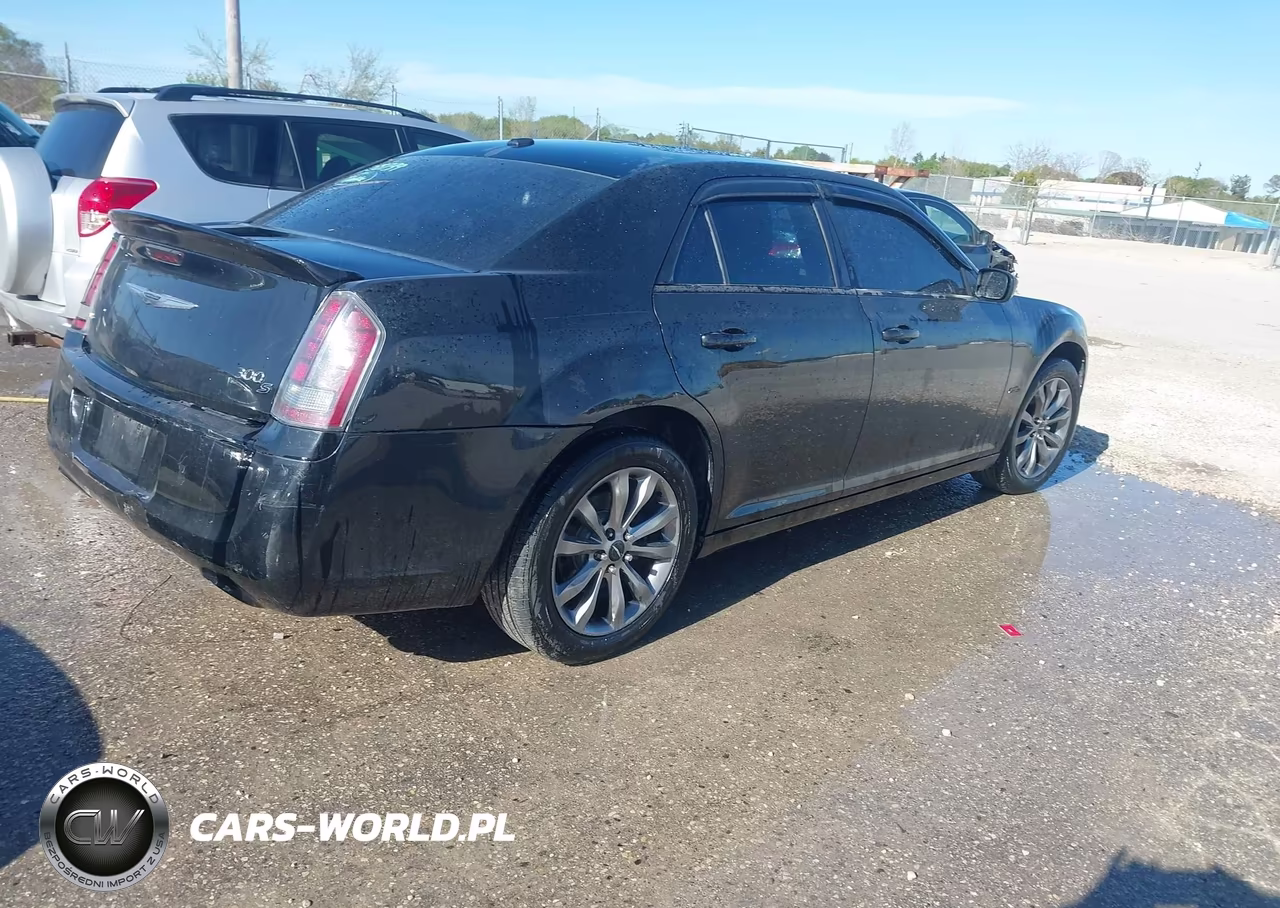 2014 Chrysler 300 300S VIN:2C3CCAGG6EH255739 - 4