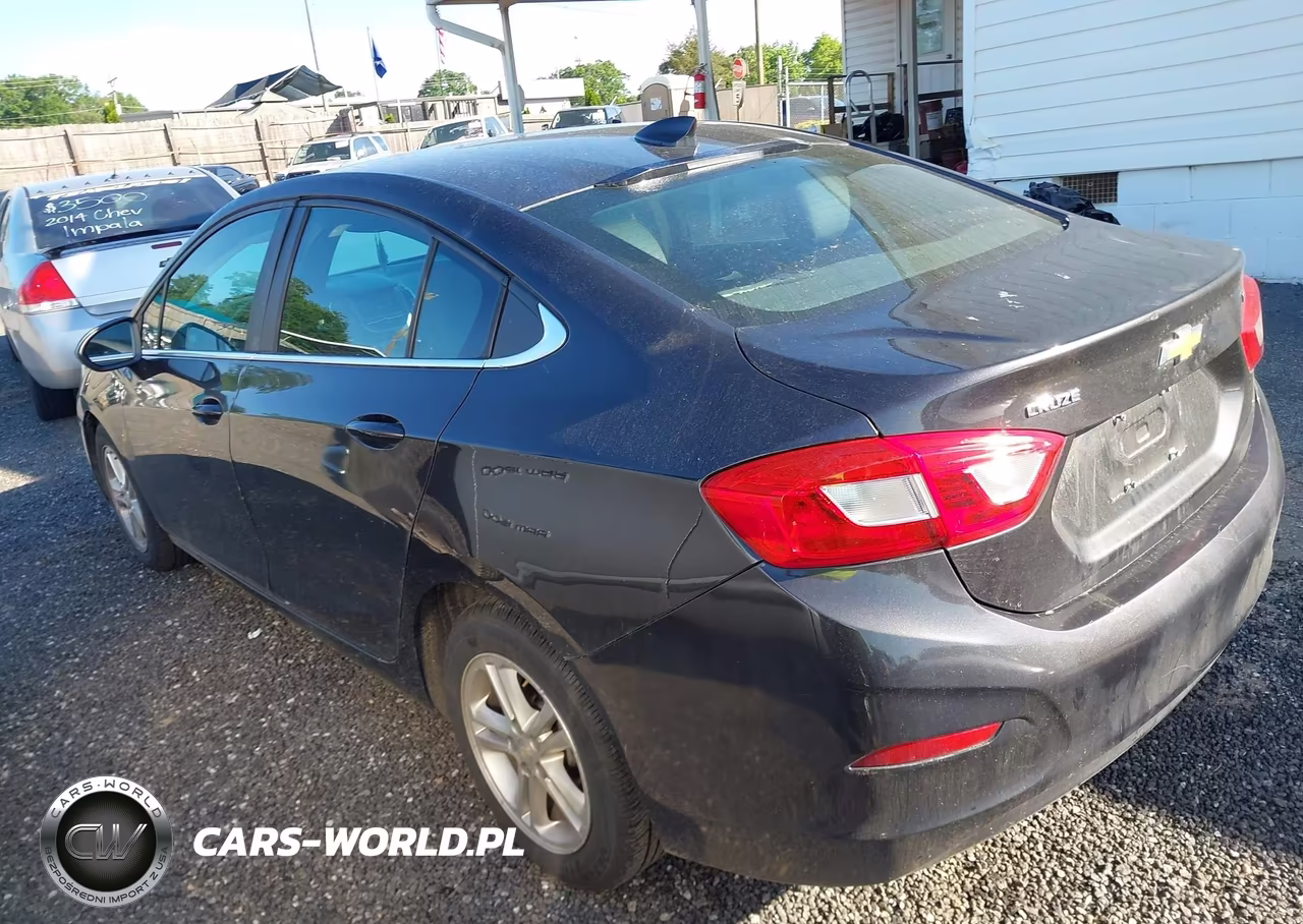 2017 Chevrolet Cruze Lt Auto VIN:1G1BE5SM5H7123747 - 3