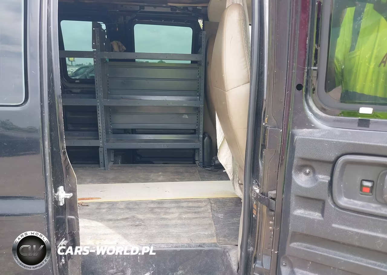 2008 Chevrolet Express Work Van VIN:1GCFG15X181142705 - 8