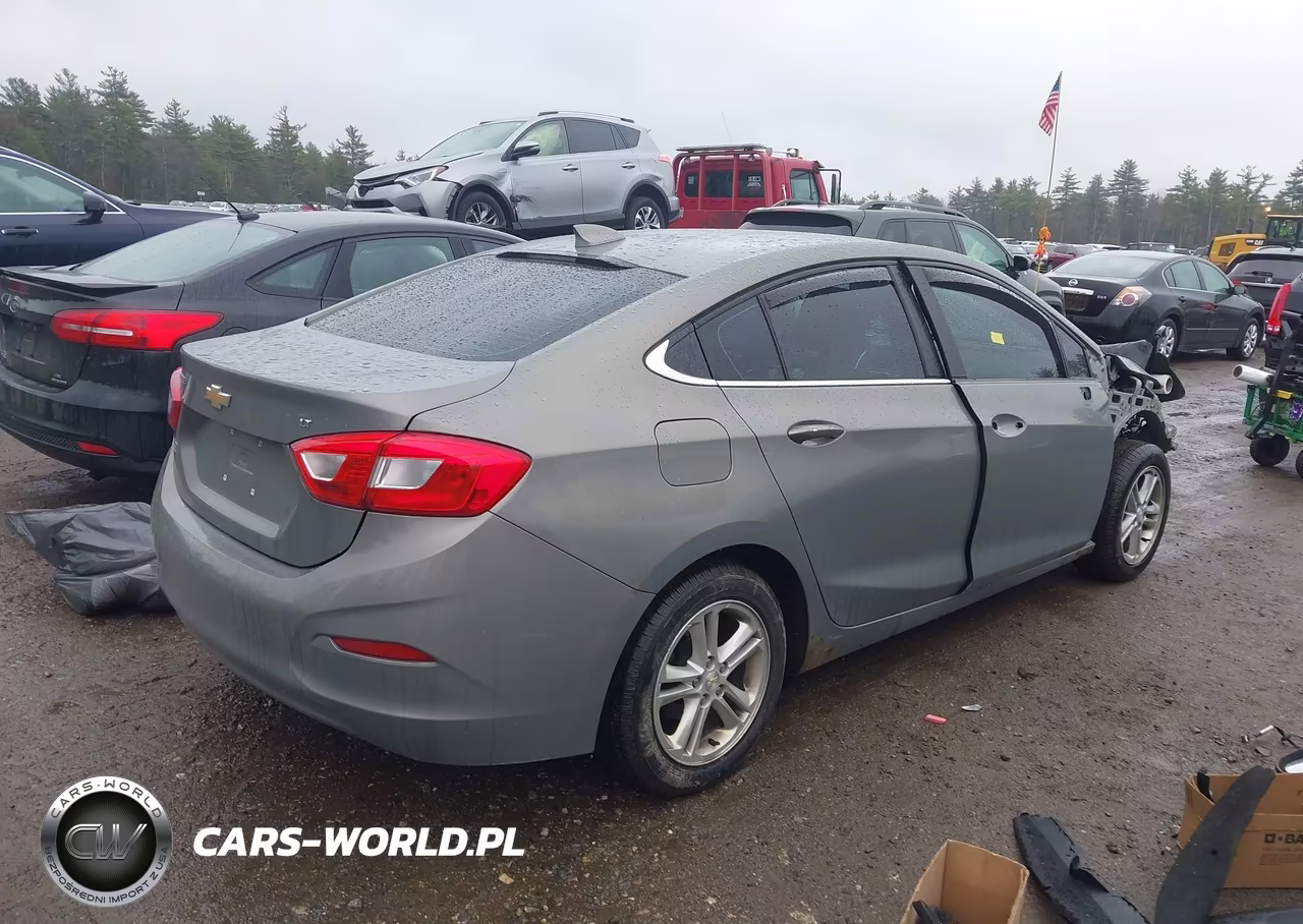 2017 Chevrolet Cruze Lt Auto VIN:1G1BE5SM5H7156019 - 4
