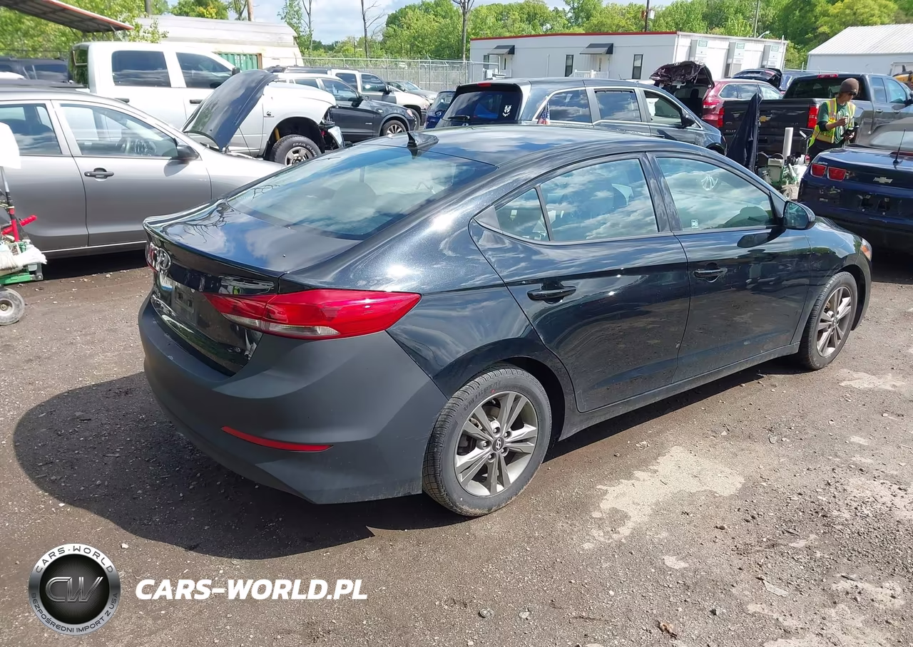 2018 Hyundai Elantra Sel VIN:5NPD84LF2JH293678 - 4