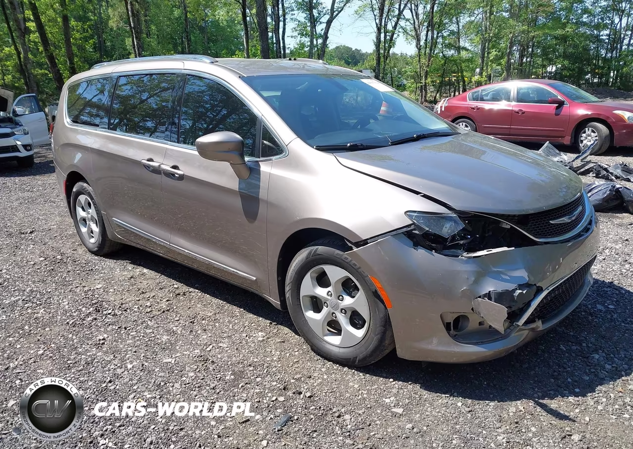 2017 Chrysler Pacifica Touring-L Plus