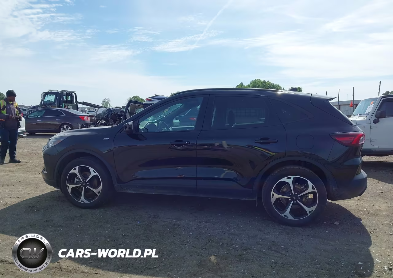 2025 Ford Escape St-Line Select VIN:1FMCU9NA3SUA72261 - 14