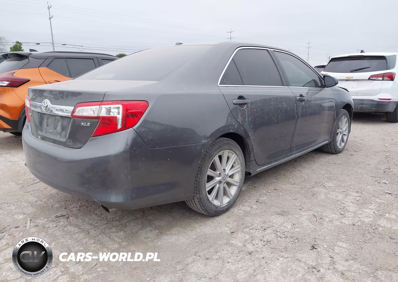 2014 Toyota Camry Xle VIN:4T4BF1FK3ER378482 - 4