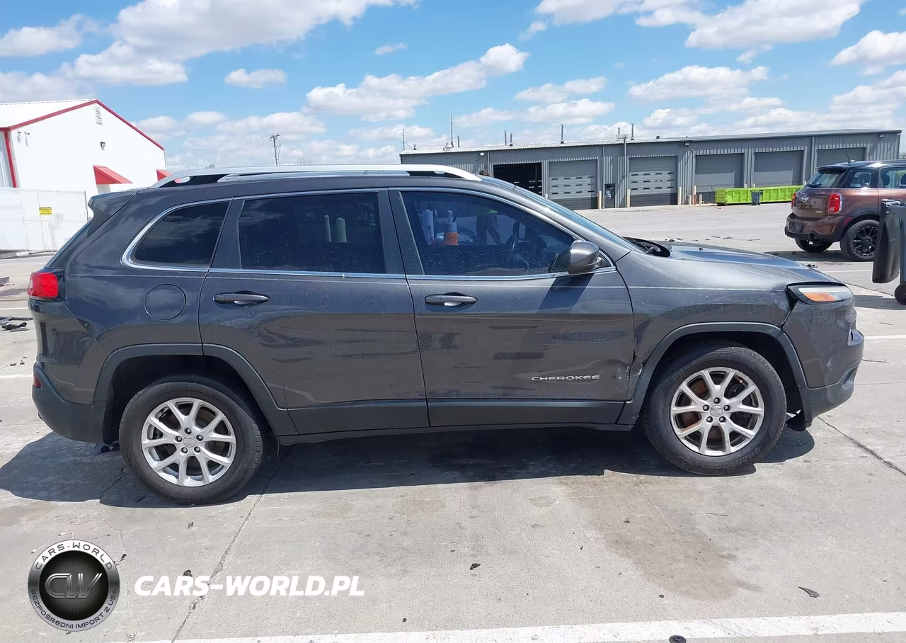 2016 Jeep Cherokee Latitude VIN:1C4PJMCB7GW112513 - 13