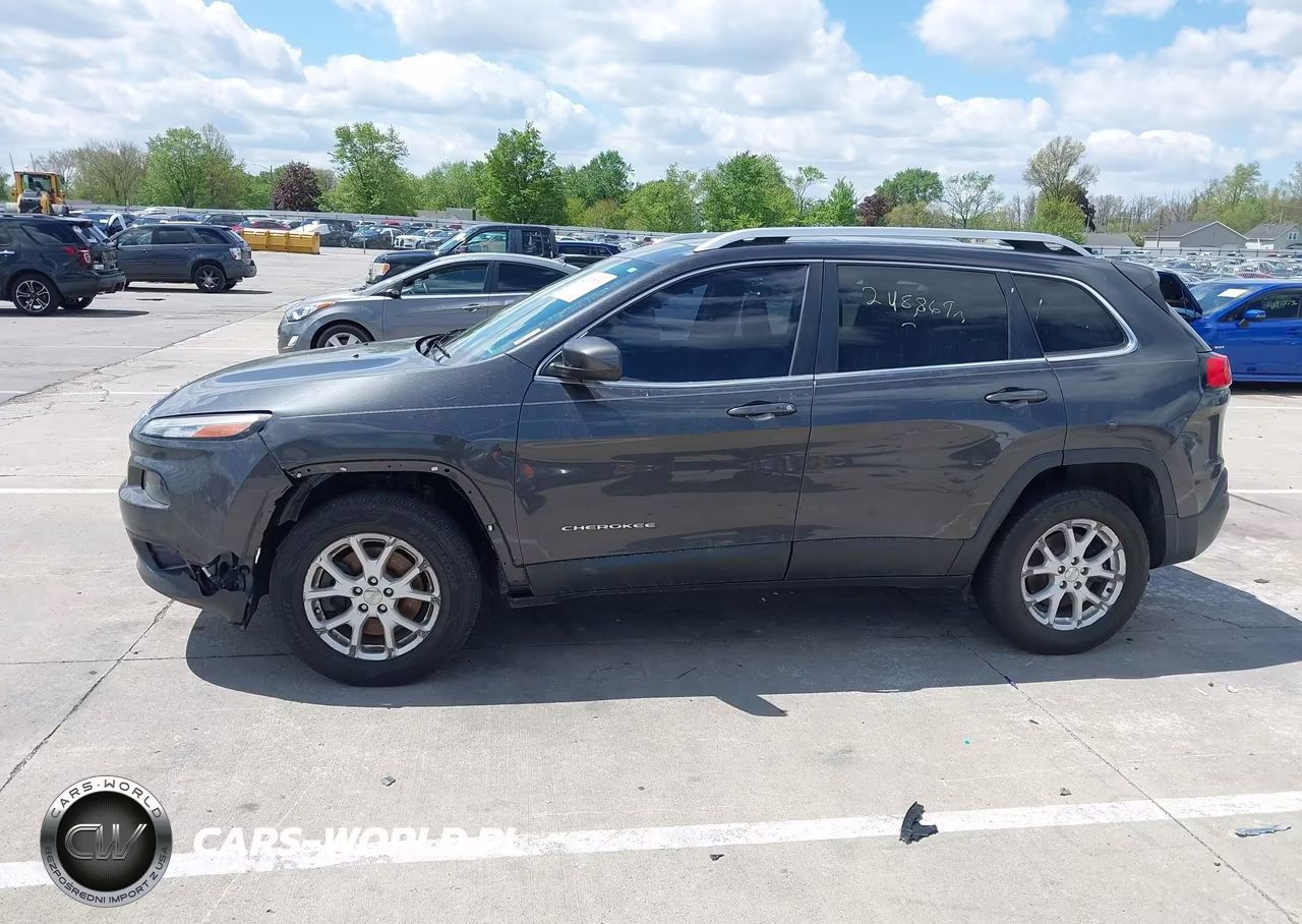 2016 Jeep Cherokee Latitude VIN:1C4PJMCB7GW112513 - 14
